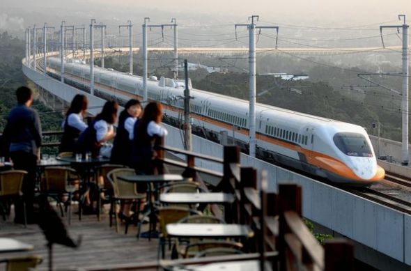 電氣化火車(chē)將取代蒸汽火車(chē)（圖片提供：Sam Yeh, AFP/Getty Images）